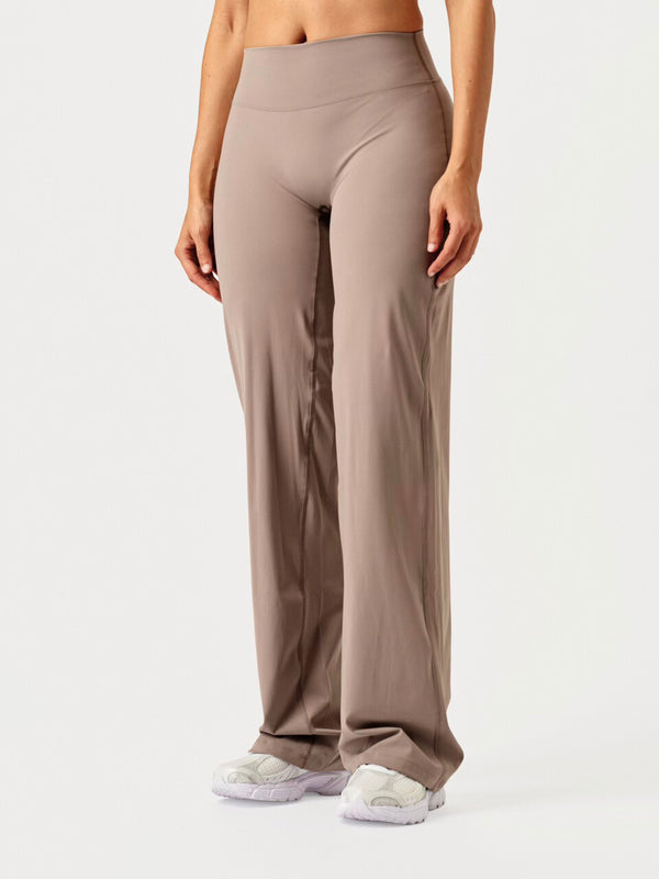 Core Straigth Leg Pants Latte