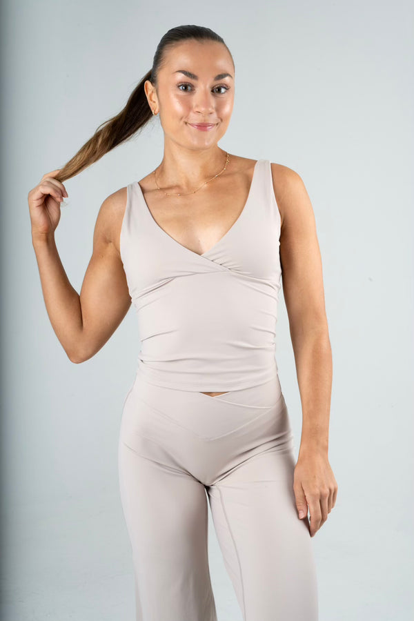 Form Crossover Top Sand